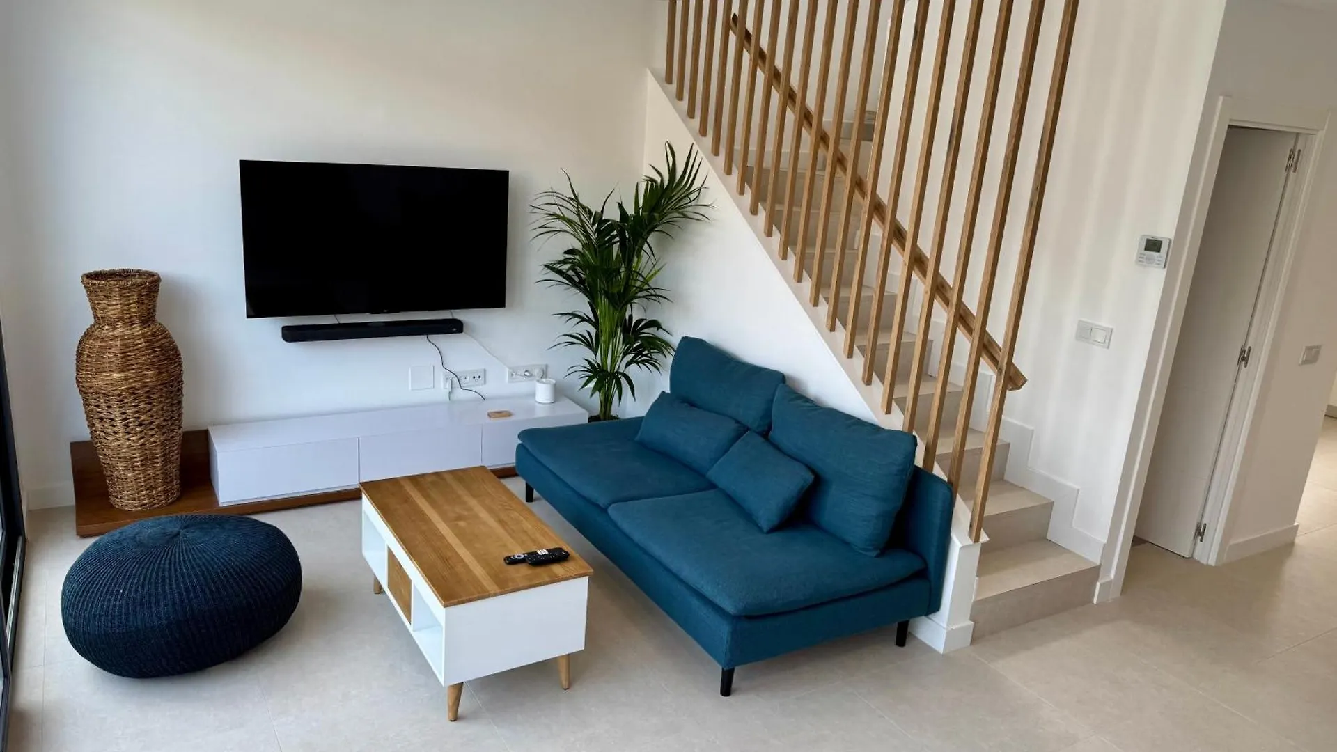 Delsol Villa - Modern Private Pool Villa Short Walk To Beach Torremolinos