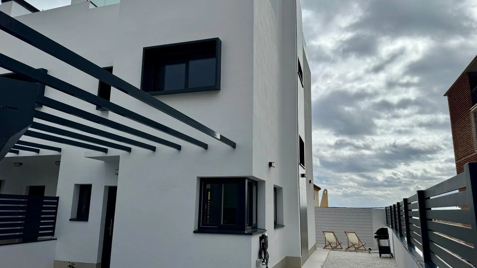 Delsol Villa - Modern Private Pool Villa Short Walk To Beach Torremolinos